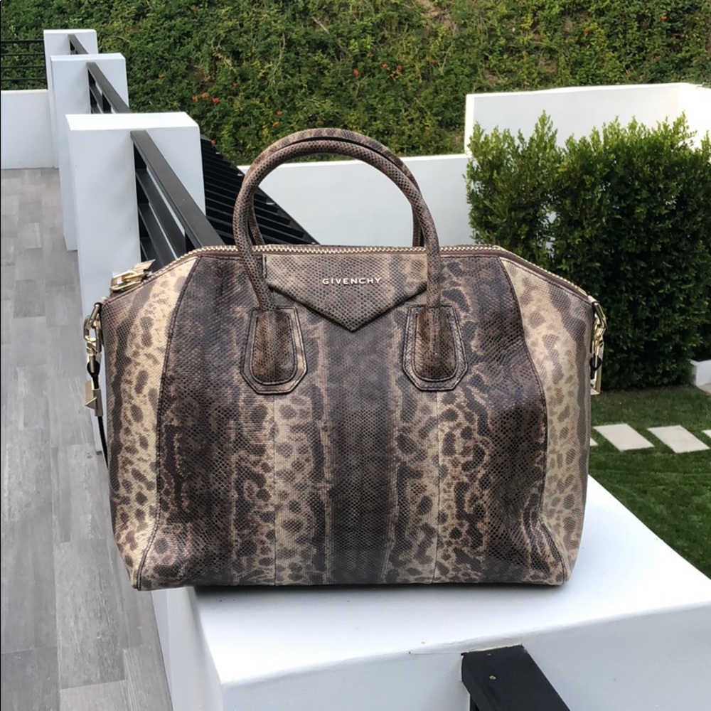 Givenchy Antigona hand bag. (Medium in snakeskin) - Picture 2 of 8